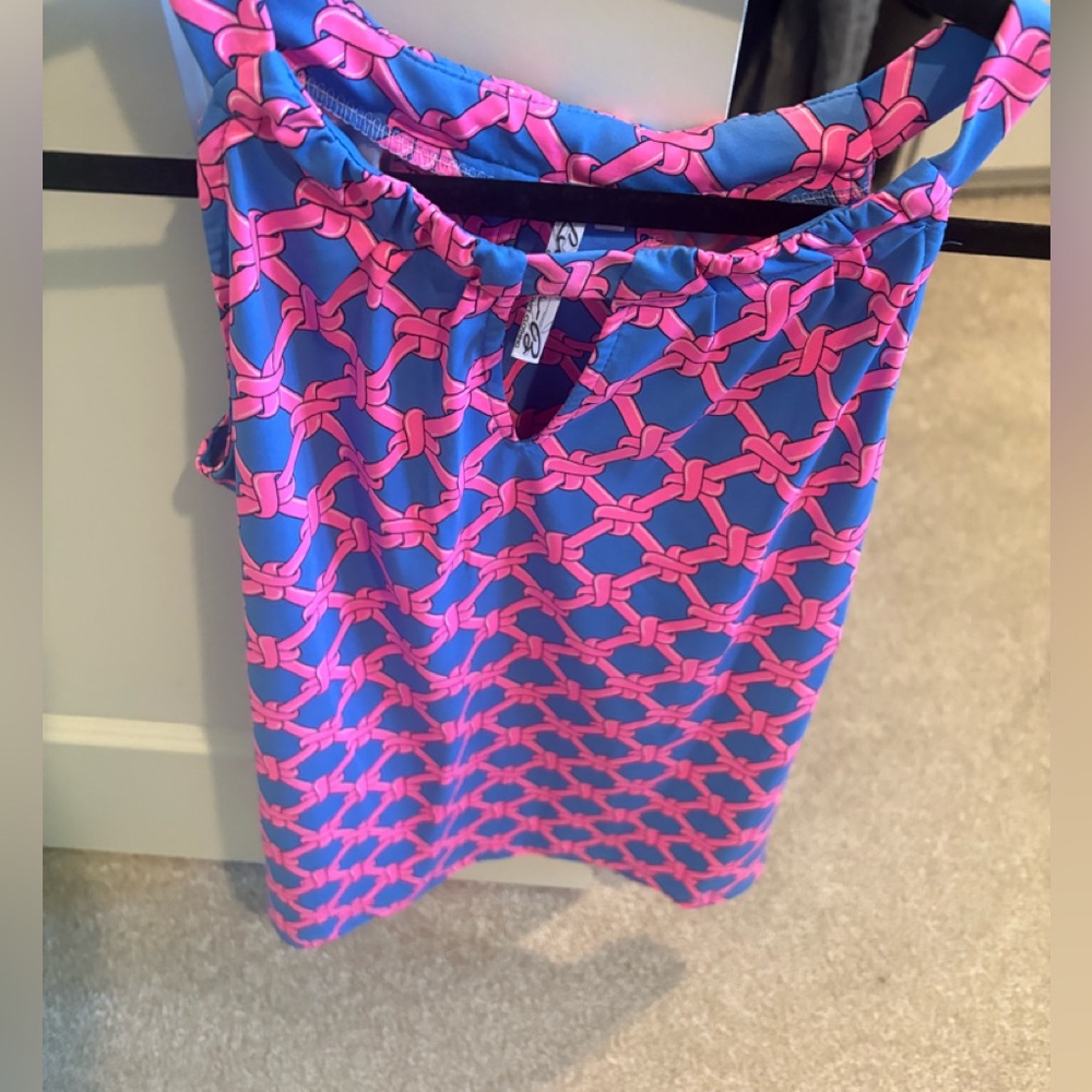 Lulu B top in medium